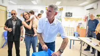 Knife-wielding suspect detained near Israeli left-wing leader on election day