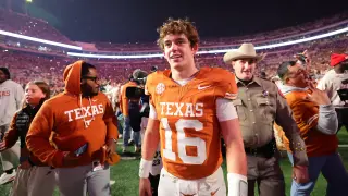 Arch Manning Faces Uncle Peyton's Legacy at Neyland Amid Accuracy Concerns