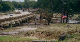 Texas braces for long recovery as Nueces River floods linger