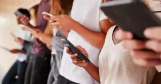 South Korean 'Dopamine Websites' Simulate Consumption Without Spending