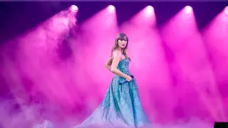 Swift to Enter Nashville Songwriters Hall of Fame