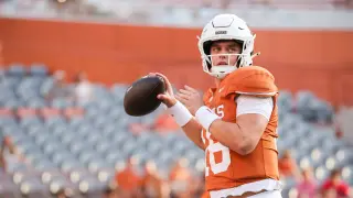 Manning Dynasty Convergence: Arch Faces Uncle Peyton's Legacy in Texas-Tennessee Clash