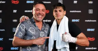 White clarifies: De La Hoya wasn’t banned, he just didn’t attend Garcia-Benn