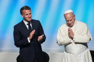 Pope Leo XIV Confronts Trump’s Rhetoric in France, Championing European Unity and AI Ethics