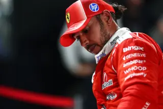 Hamilton's Singapore Strategy Blunder Costs Ferrari Points and Boosts Antonelli's Title Bid
