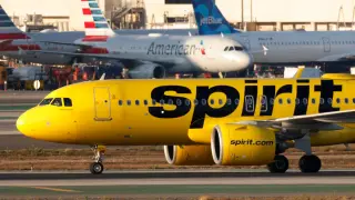 Spirit Airlines teeters on potential government rescue as bondholders review terms