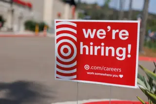 US jobless claims dip as labor market shows resilience