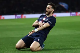 PSG seize control as Doue and Kvaratskhelia dazzle Liverpool in first leg