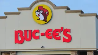 Beaver logo clash: Buc-ee's sues Ohio corner store over mascot