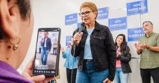 LA Mayor Bass Faces Historic Defeat Risk as Raman Leads in Polls and Cash