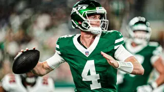 Jets' QB reps spark questions as Klubnik exits early with Smith sidelined