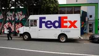 Cold-Chain Shipping Roars as UPS, FedEx and Peers Tap the Healthcare Boom