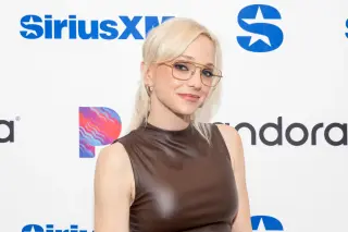 Anna Faris Addresses Chuck Lorre's Memoir Criticism, Cites Sobriety and Career Renewal
