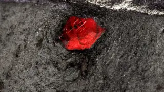 Tiny Garnet Grains in Martian Meteorite Hint at Mars' Hidden Geology
