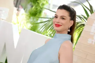 Pregnant Anne Hathaway Steals the Spotlight at The End of Oak Street Premiere