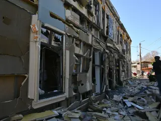 Ukraine hit by widespread Russian strikes as deaths rise and peace talks stall