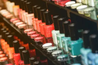 Oregon Woman Sues Portland Nail Salon for $2.5M Over Herpes Infection