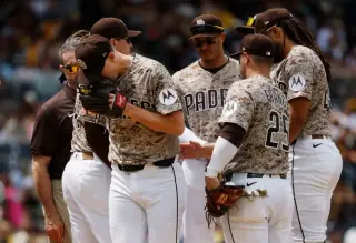 Padres ride offense and bullpen to 7-2 win, sweep Rockies as Pivetta exits with elbow stiffness
