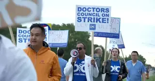 Allina Health Doctors and Hospice Nurses Stage Multi-Day Strikes Over Contracts