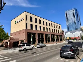 WaFd to acquire EverBank in reverse merger; brand to emerge as EverBank after closing