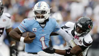Saleh Defends Cam Ward as Titans' Starter Despite 0-5 Record and Offensive Collapse