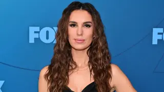 Christy Carlson Romano Faces Blindness Risk from Retained Birdshot