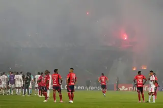 Flare-led protest halts Libertadores clash in Medellin after three minutes