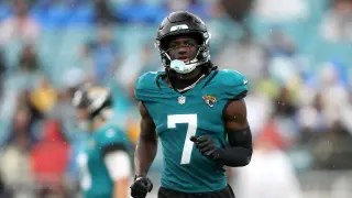 Rams Explore WR Trade Amid Deepening Injury Crisis
