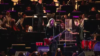 Grohl and Dudamel Turn Hollywood Bowl Into a Rock-Orchestra Night