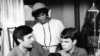 Gwen Farrell Adair, M*A*S*H Nurse and Trailblazer, Dies at 94