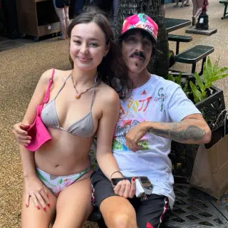 Vogue Column on Age-Gap Romance Hints at Kiedis Connection
