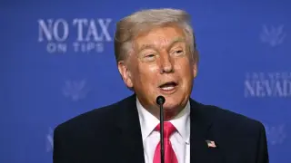Trump floats tariff-funded income tax elimination, touting a trillion-dollar revenue hook