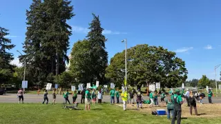 Olympia Walkout Highlights Stalled WA State Contract Talks