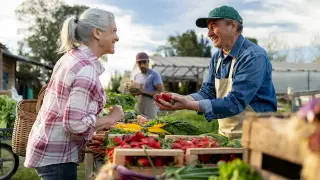 Cyclospora concerns fuel rush to Ohio farmers markets for fresh lettuce