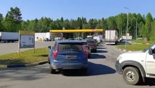 Fuel Crunch Tightens Northwest Russia's Kola Highway