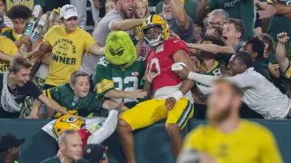 Packers Family Night Lights Up Lambeau for 25th Anniversary TV Bash
