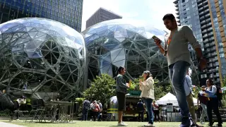 AI reshaping Amazon and the wider tech layoff wave