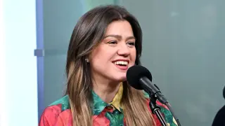 Kelly Clarkson Calls Out Brooklyn Shop for 'Pretty Woman' Treatment