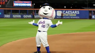 Pride Night Mascot Dance Highlights Mets' Turbulent Season