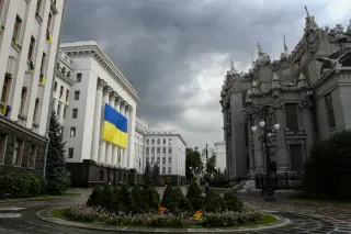 Ukraine warns of renewed Kyiv strikes as POWs return and Europe backs a war-crimes tribunal