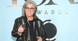 Rosie O’Donnell Roasts Trump on Red Carpet in Rare Public Outburst