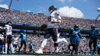 Bears ride Caleb Williams' legs to 31-24 edge over Panthers