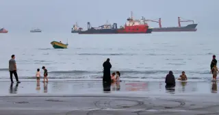 Mediators Push to Reopen Hormuz Strait as Iran Demands Conditions