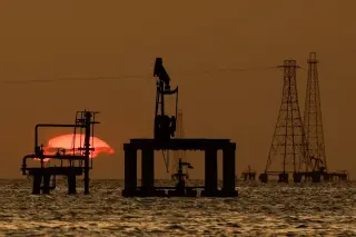 Oil climbs toward $95 as US strikes Iran heighten Middle East tensions