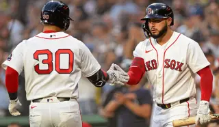 Red Sox Hold the Edge in Fenway Showdown with Mariners