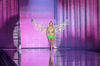 Kylie Jenner's $50M Fantasy Bra and New Athlete Debut Headline 2026 Victoria's Secret Show in Los Angeles