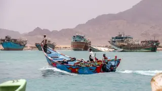 Pause in US-Iran Strikes Pushes Talks as Gulf Tensions Escalate
