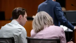 Judge keeps Tyler Robinson hearing open as defense seeks delay over courtroom cameras