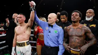 Spence Retires Again Following Tszyu Loss in Sydney