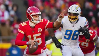 Mahomes’ deal redefines the quarterback pay ladder